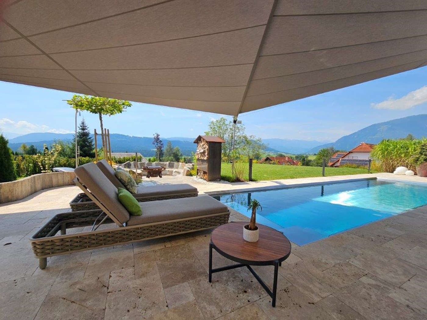 Beschattung mittels einem Sonnensegel fr Pool & Terrasse in der  Hochsteiermark